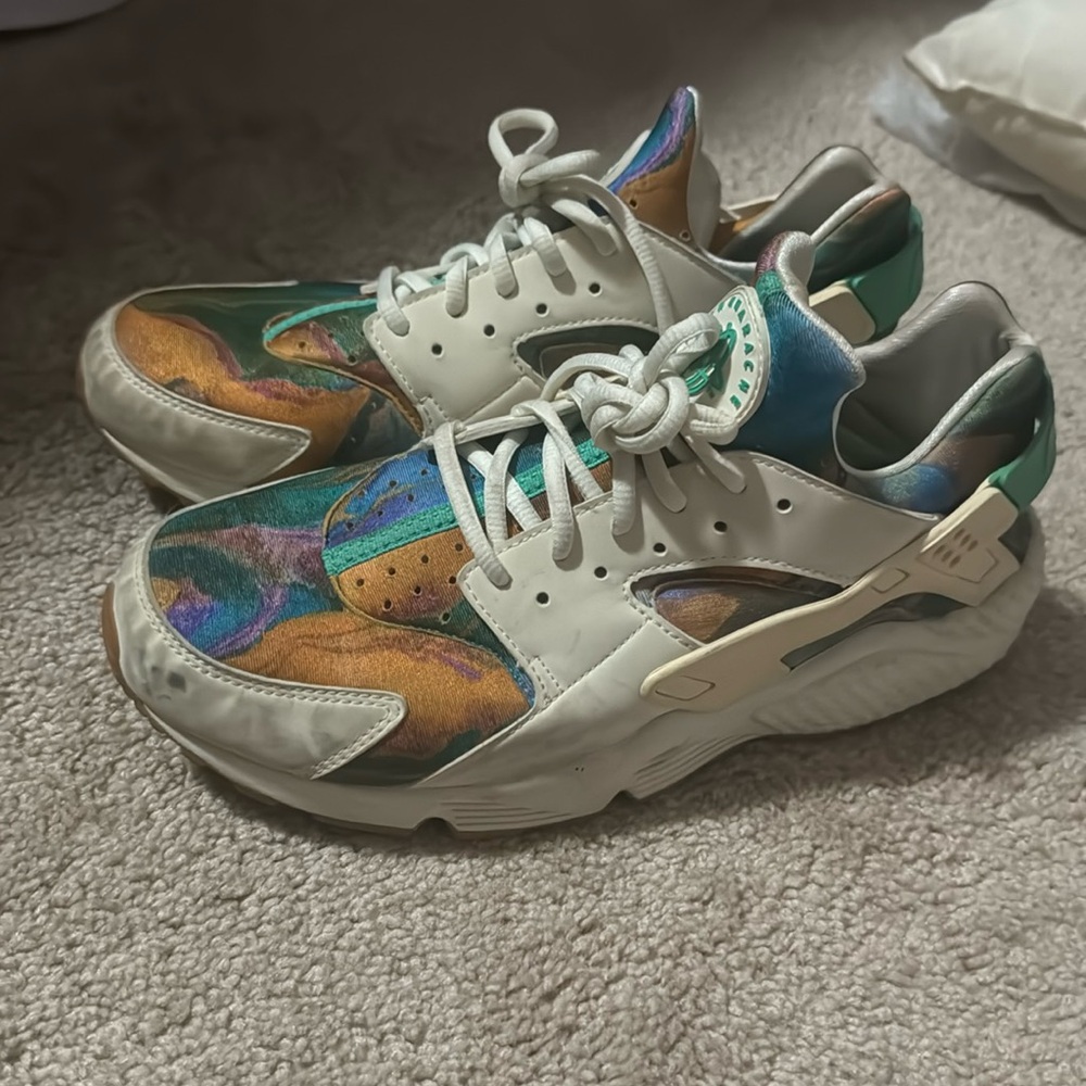 women hurraches 10.5 mens 8.5